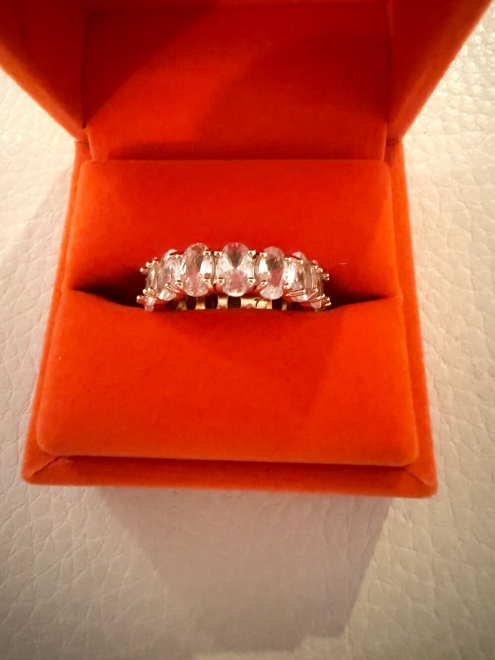 New in box Kurt Geiger Eagle Clear And Gold Eternity Ring Size 7 - Picture 3 of 7
